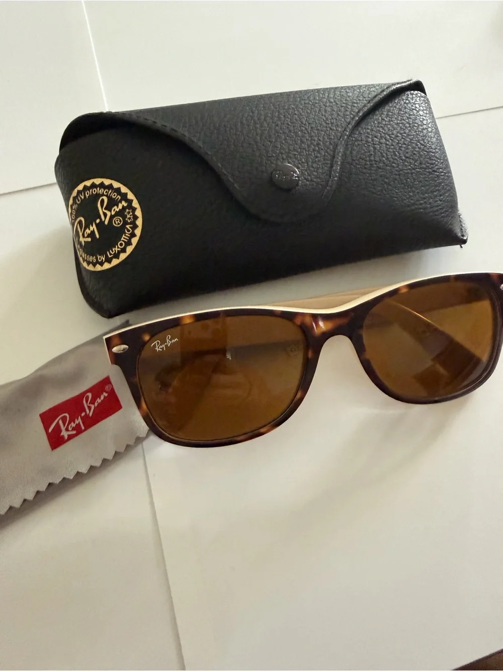 Ray-Ban RB 2132 New Wayfarer 6012 Tortoise / Beige Sunglasses + Case